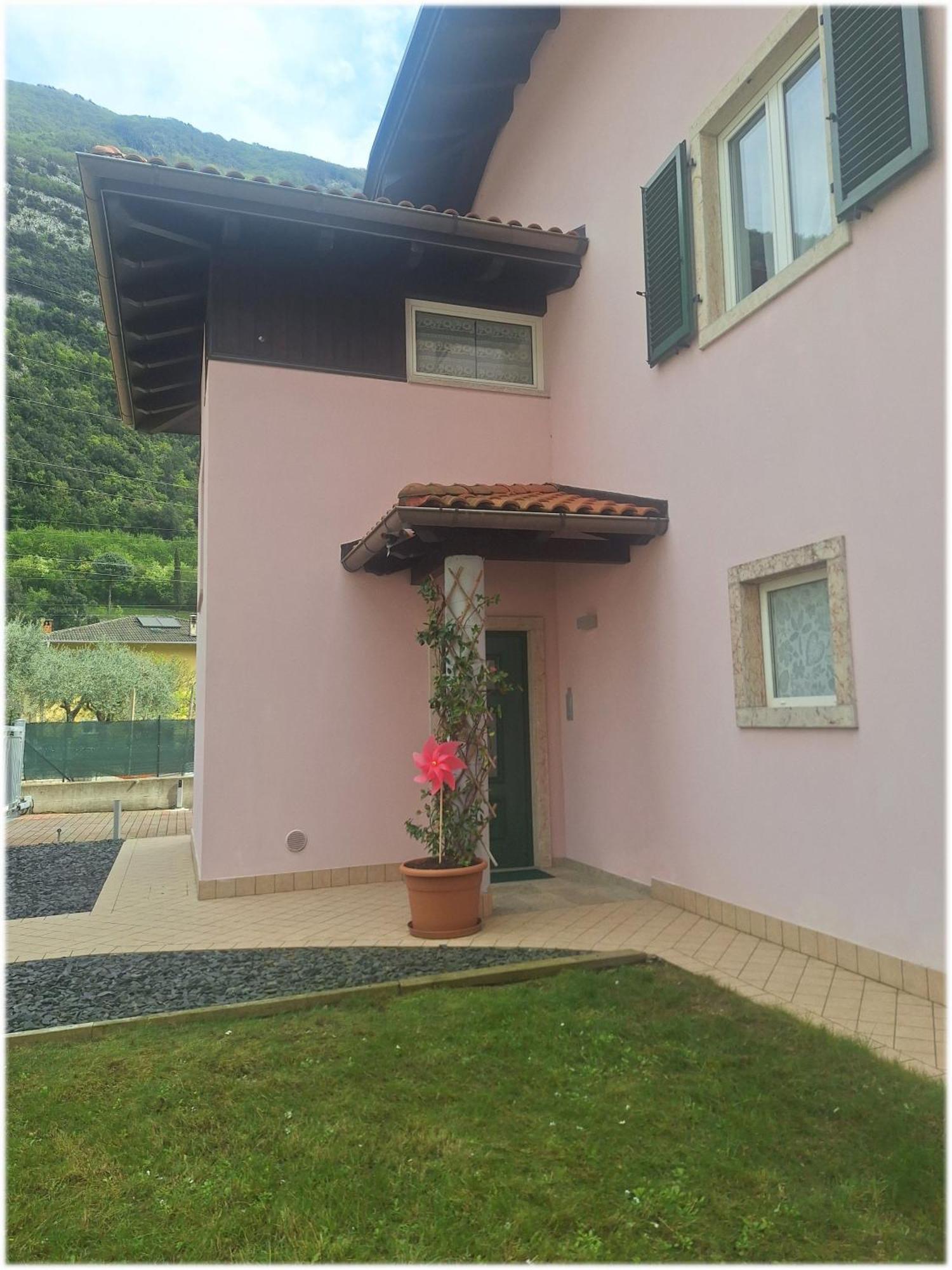 Casa 'rosa Dei Laghi' Habitación en casa particular